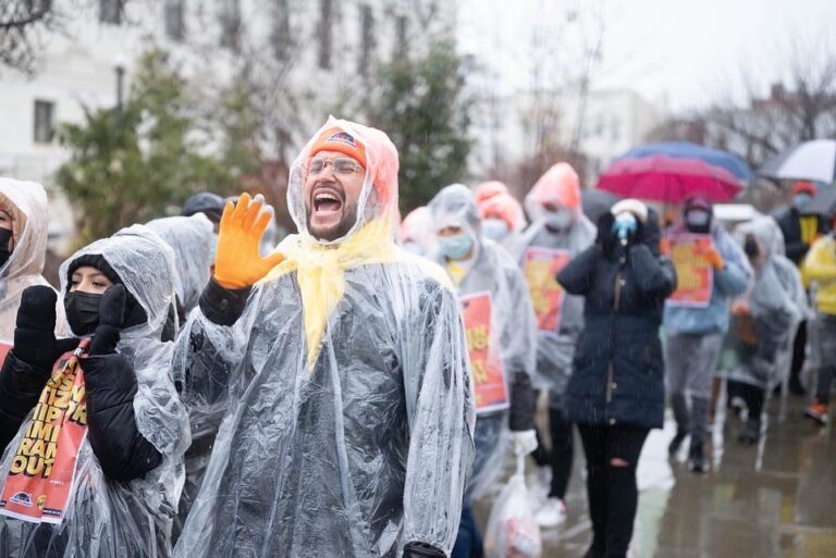 Beneficiarios de DACA marchan en Washington D.C. por un camino hacia la ciudadanía