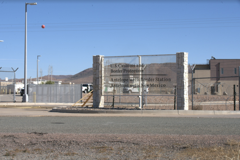 La huelga de hambre de mujeres inmigrantes continúa en el NWDC, exigiendo que se permita a la detenida asistir al funeral de su hijo y mejorar sus condiciones brutales