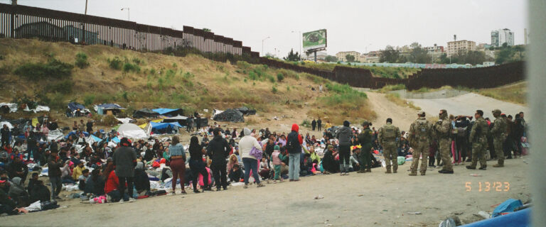 ¿Cuánto sufrimiento puede soportar un ser humano? ¡Los migrantes son humanos!