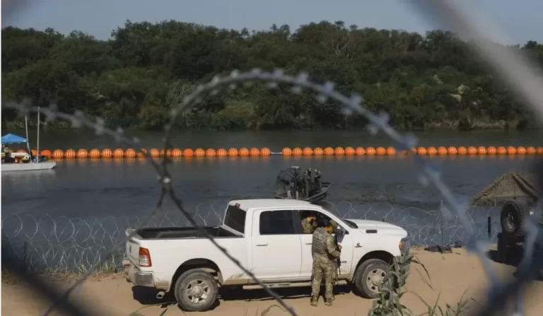 Texas Trooper Says Superiors Ordered Officers to Push Migrants Back into River & Deny Water