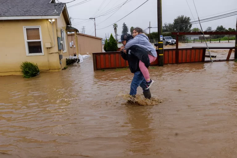 Tres meses después de la inundación, los trabajadores agrícolas de California aún necesitan ayuda