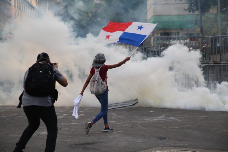 Panamá acusa a activistas de terrorismo por protestas exitosas contra la minería