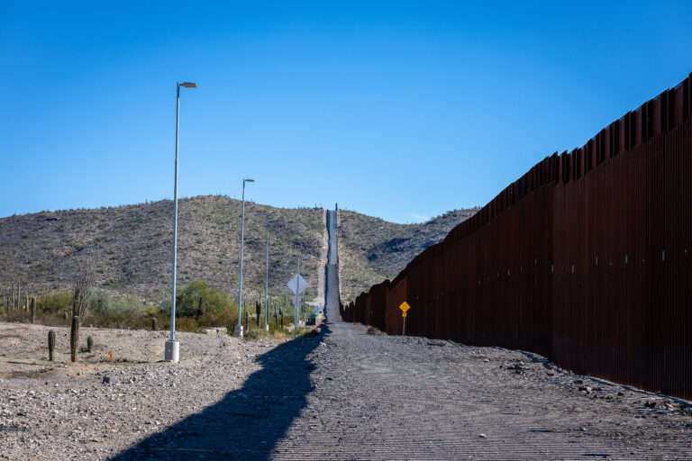 Se endurece la guerra contra inmigrantes, aumenta la resistencia