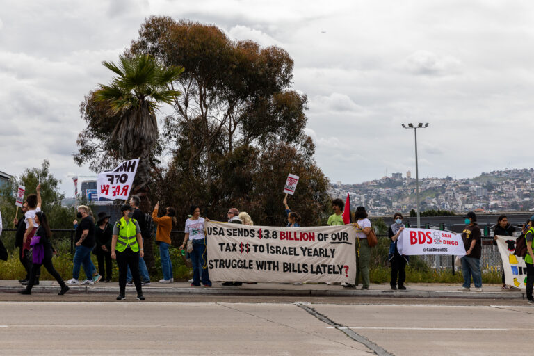 26,000 millones de dólares en ayuda incondicional a Israel son aprobados por la Cámara de representantes con sólo 58 votos en contra