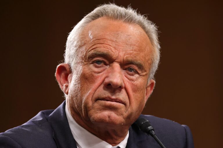 Los niños se están enfermando por el falso remedio contra el sarampión de RFK Jr., dicen los médicos