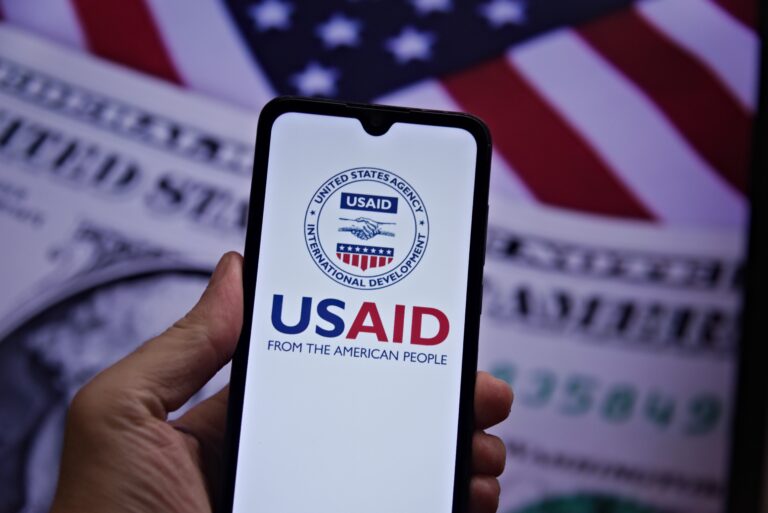 “Daño irreparable”: la Corte Suprema se pone del lado de Trump en un intento por pausar la orden de pagos de USAID