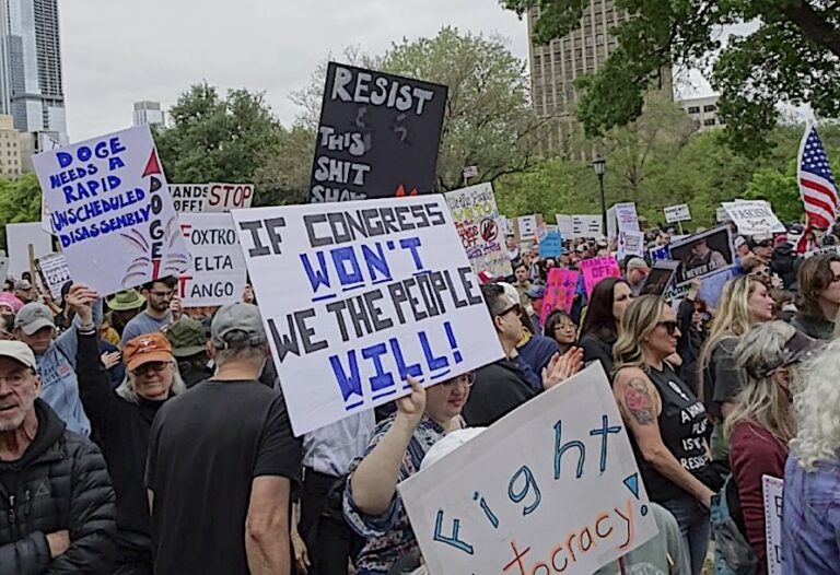 “Nuestra voz tiene que ser escuchada,” dicen en Las Vegas¡Manos Fuera!Manifestantes
