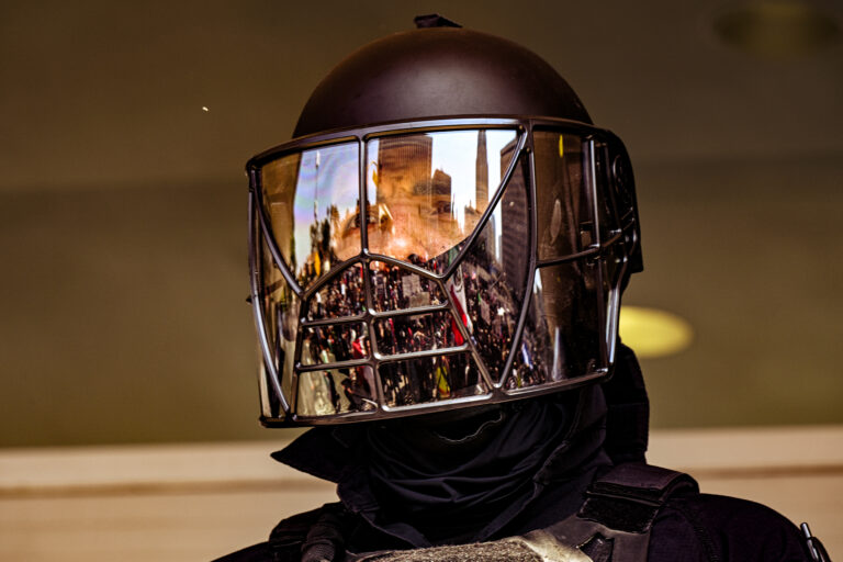 Las protestas exigen un “Libre D.C. a medida que Trump despliega la Guardia Nacional