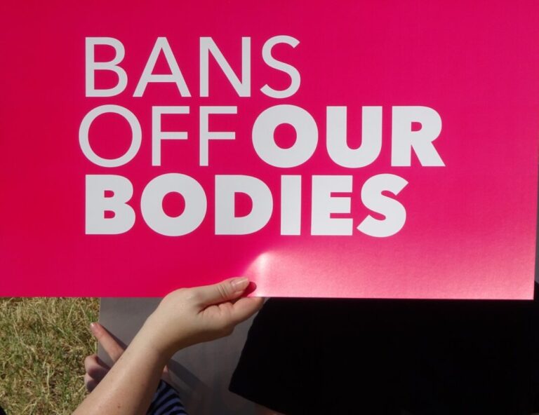 Cómo las políticas contra el aborto devastan a las mujeres pobres
