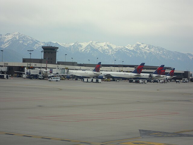 El nuevo campus para personas sin hogar de Utah genera temores de aislamiento forzado. Sus defensores afirman que parece una cárcel.