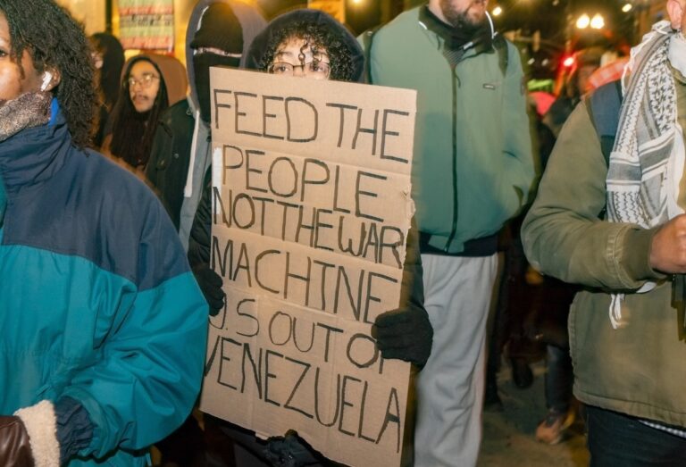 Personas en Estados Unidos y en todo el mundo condenan el ataque a Venezuela