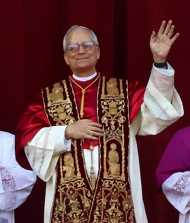 “Seguiré alzando la voz con firmeza contra la guerra”, dice el Papa León ante los abusos de Trump.