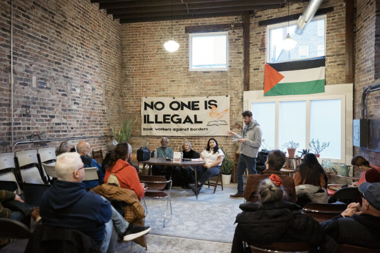Trabajadores, resistencia y el Primero de Mayo: Reflexiones desde un evento literario en Pilsen